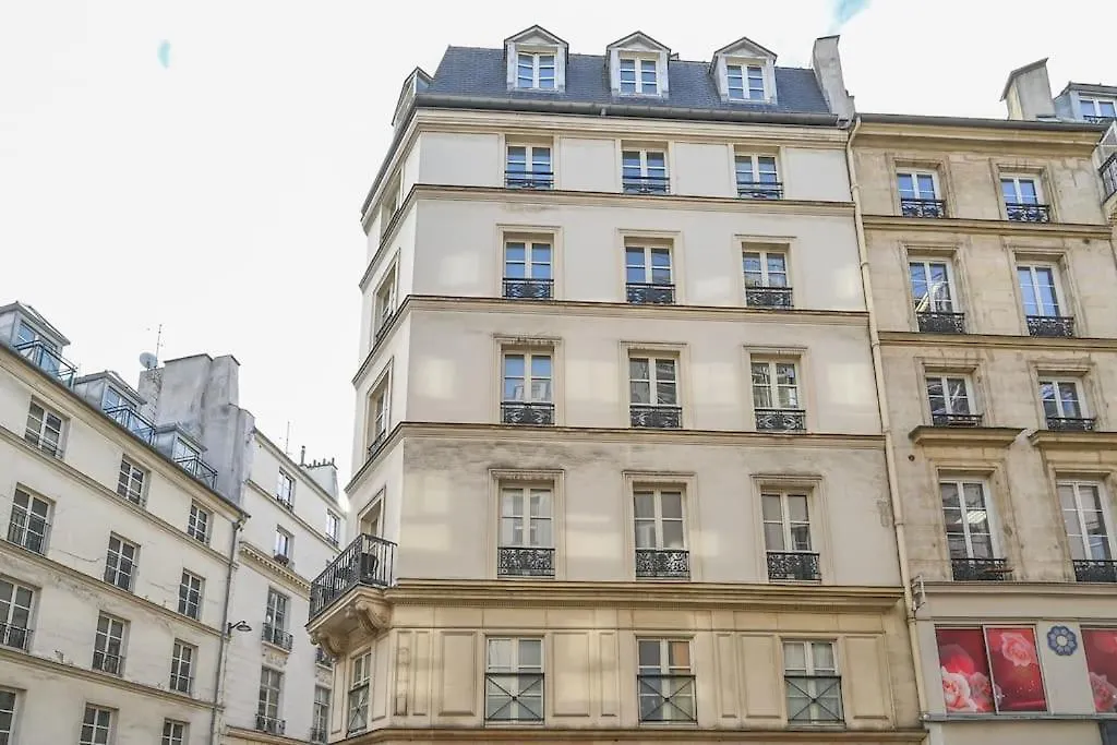 So Cute Apartment Paris